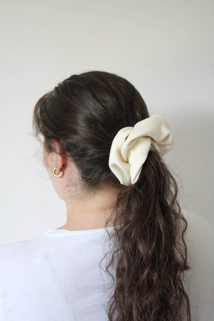 Gros chouchou beige cheveux femme