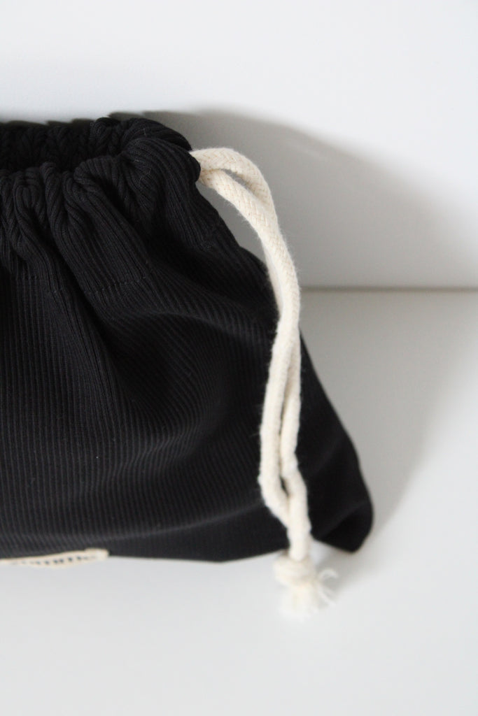 Pochon noir en coton bio