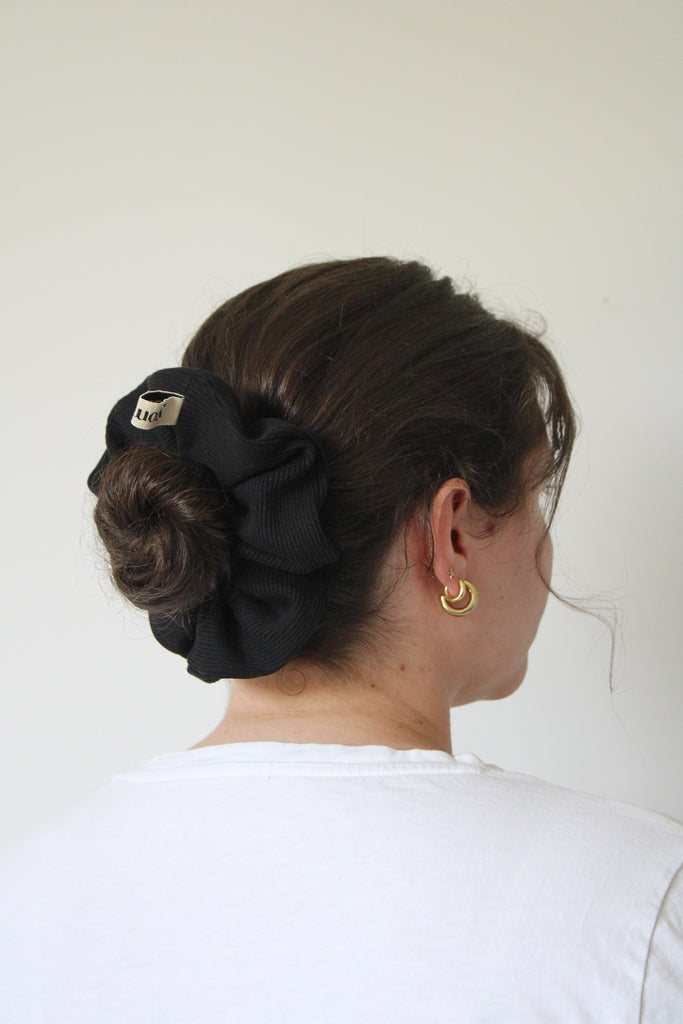 Scrunchie noir cheveux
