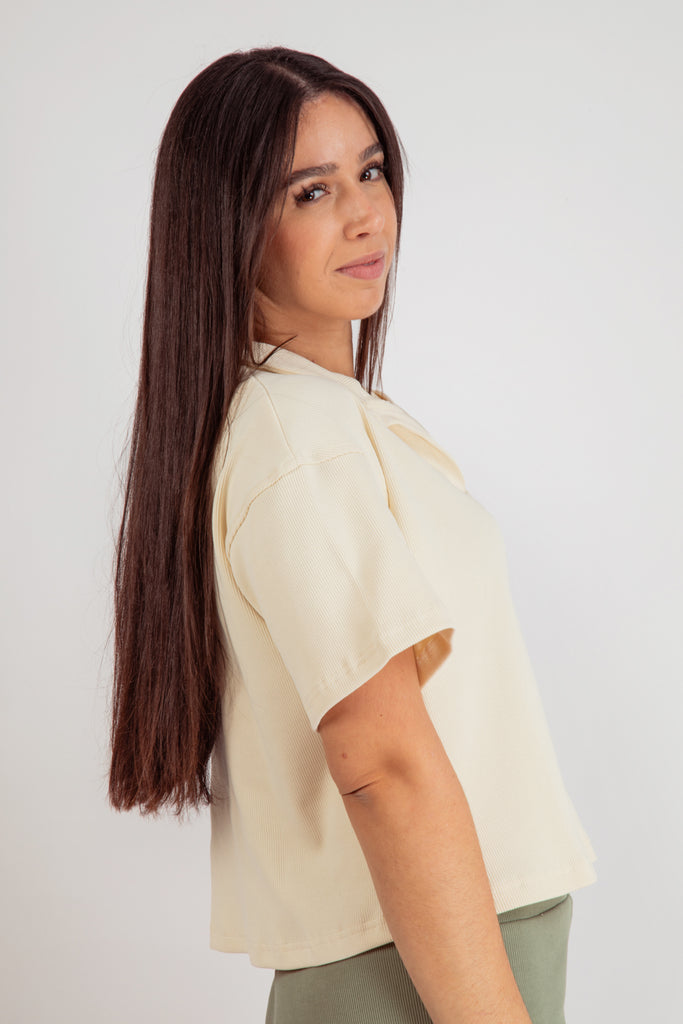 Haut ivoire côtelé en coton biologique, fabriqué en France.